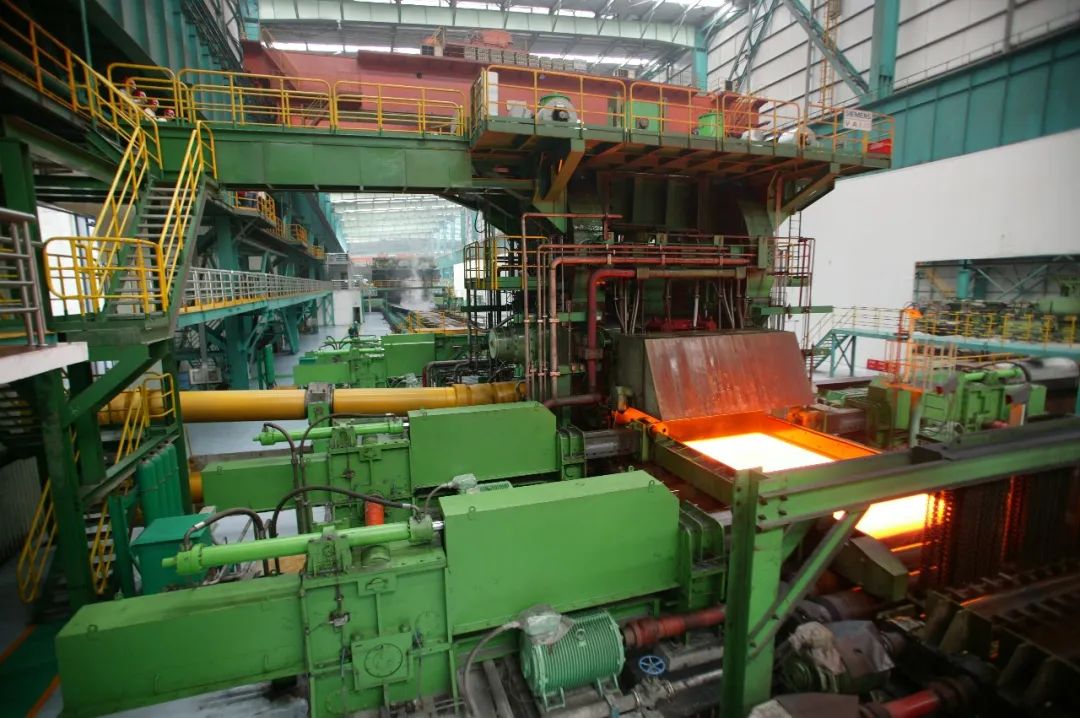 河鋼舞鋼公司研發(fā)的新產(chǎn)品抗HIC腐蝕、大厚度超低溫用鋼09MnNiDR(HIC)鋼板全部交付客戶,回廠復(fù)檢性能100%合格,獲得用戶高度評價 河鋼舞鋼公司研發(fā)的新產(chǎn)品抗HIC腐蝕、大厚度超低溫用鋼09MnNiDR(HIC)鋼板全部交付客戶,回廠復(fù)檢性能100%合格,獲得用戶高度評價